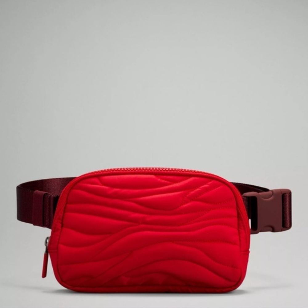 ✨Host pick✨Rare LULULEMON Olympic Team Canada Red Wine Berry Mini Crossbody Bag - Picture 2 of 7